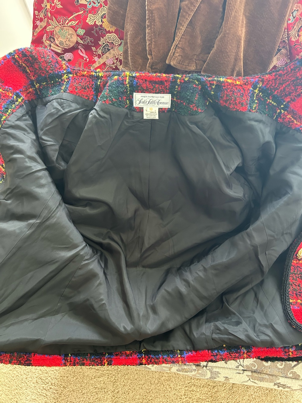 Saks Fifth Avenue - Channel Style Red and Black Plaid Tweed Vintage/Rare Jacket - Picture 11 of 12